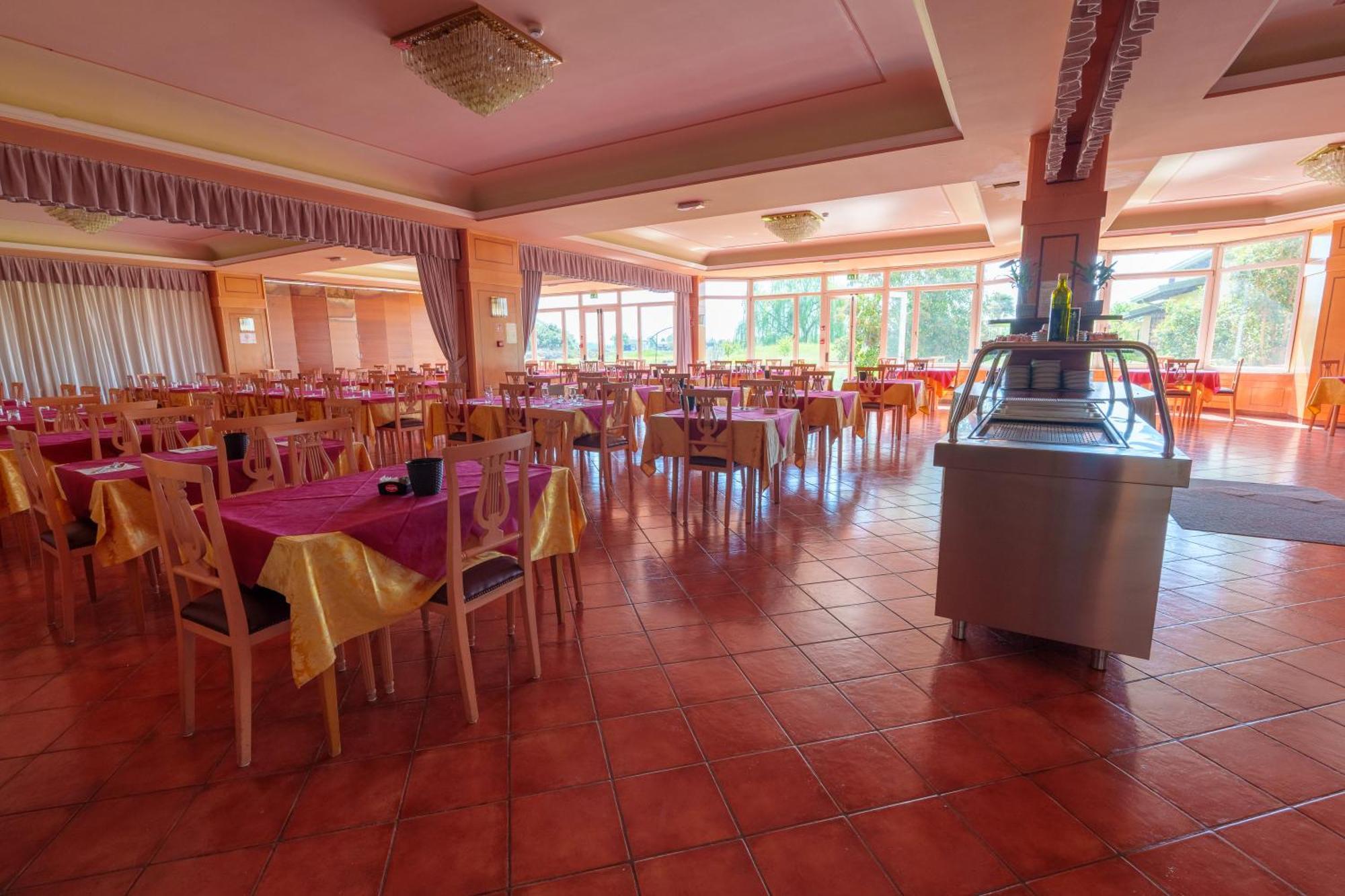 Hotel Villa Strassoldo "Ex Attianese Hotel Restaurant" Cervignano del Friuli Exterior foto